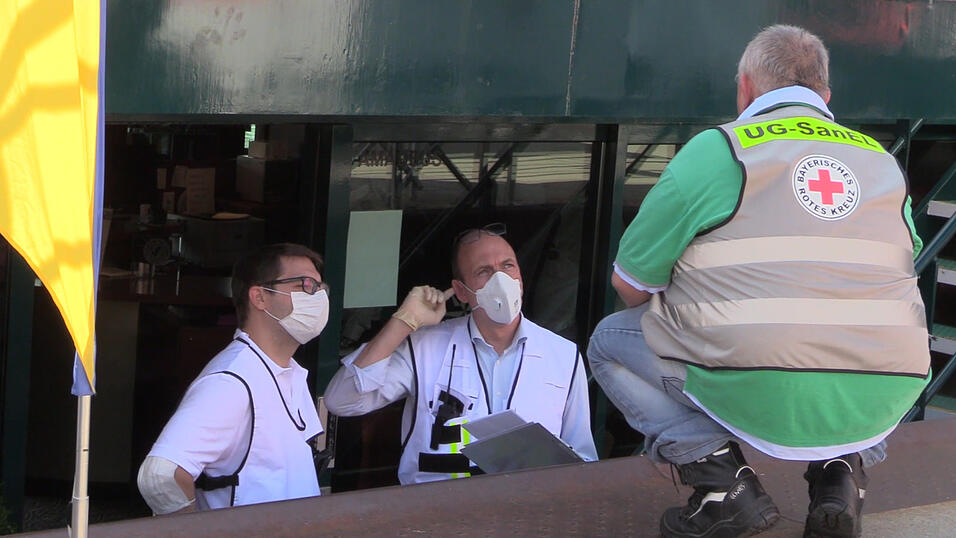 Magen-Darm-Infekt an Bord einer Donau-Kreuzfahrt! Etwa 120 G&auml;ste waren von Ungarn aus mit dem Schiff nach Passau gestartet. Dort mussten letztlich 13 Passagiere &auml;rztlich versorgt werden.