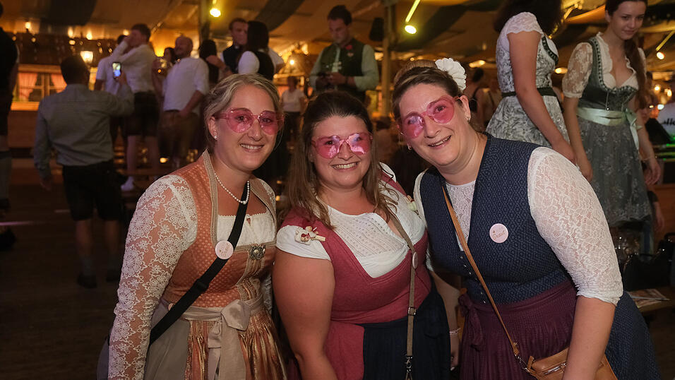 Die Partybilder vom Dienstag, 15. August 2023, aus dem Festzelt Reisinger. Die Partybilder vom Dienstag, 15. August 2023, aus dem Festzelt Reisinger.