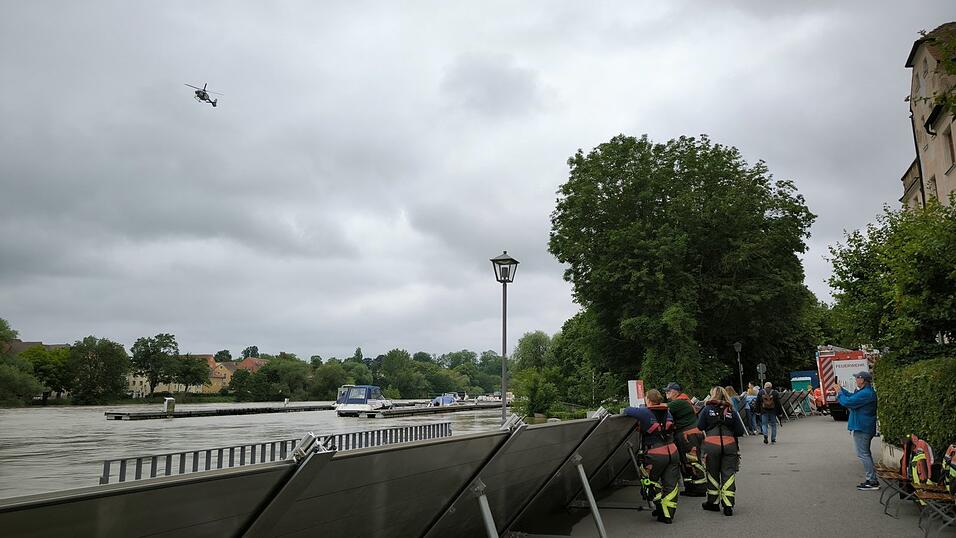 Von der Badstraße aus konnte der Einsatz zur Sicherung der Yachten beobachtet werden.