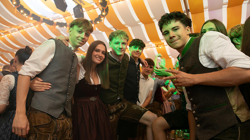 Die Partybilder vom Sonntag, 17. August, aus dem Festzelt Nothaft. Die Partybilder vom Sonntag, 17. August, aus dem Festzelt Nothaft.