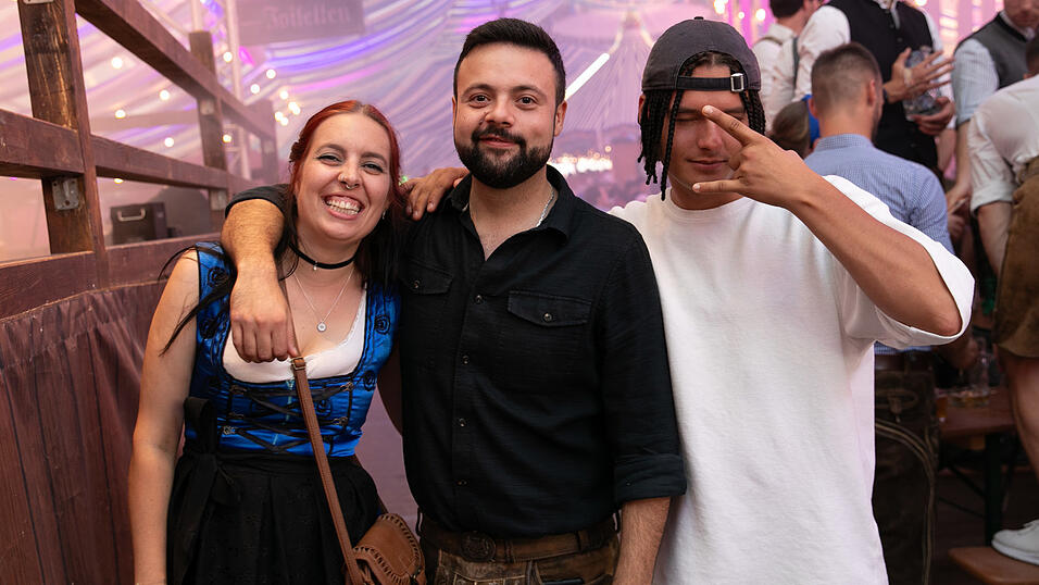 Die Partybilder vom Montag, 18. August, aus dem Festzelt Wenisch. Die Partybilder vom Montag, 18. August, aus dem Festzelt Wenisch.