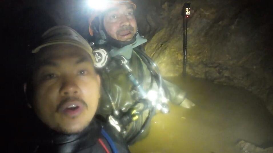 Retter hatten die f&uuml;nf M&auml;nner am Mittwoch in der H&ouml;hle entdeckt.