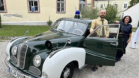 Historische Eleganz in der Dreirosenstadt: der &bdquo;Barockengel&ldquo; des Polizeipr&auml;sidiums Oberbayern aus dem Jahr 1957.