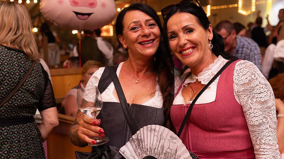 Die Partybilder vom Samstag, 8. August, aus dem Festzelt Krönner. Die Partybilder vom Samstag, 8. August, aus dem Festzelt Krönner.