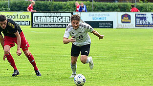 Der Einsatz von Lams Spielmacher Simon Loderbauer ist wegen Leistenbeschwerden im Heimspiel gegen den TSV Bogen fraglich. Der Einsatz von Lams Spielmacher Simon Loderbauer ist wegen Leistenbeschwerden im Heimspiel gegen den TSV Bogen fraglich.