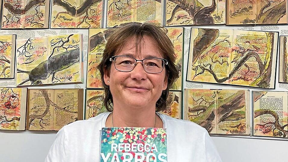 Hedi Lifka von der Bücherei Furth empfiehlt ein Buch, das mehr ist als nur eine Romanze.