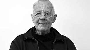 Becker avancierte zu einem der gefragtesten Theaterschauspieler. Becker avancierte zu einem der gefragtesten Theaterschauspieler.