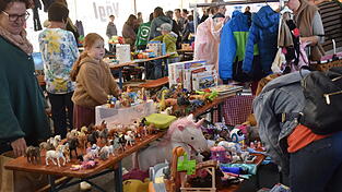Neben der Kleidung f&uuml;r Herbst und Winter war vor allen Dingen Spielzeug aus den Kinderzimmern ger&auml;umt worden.