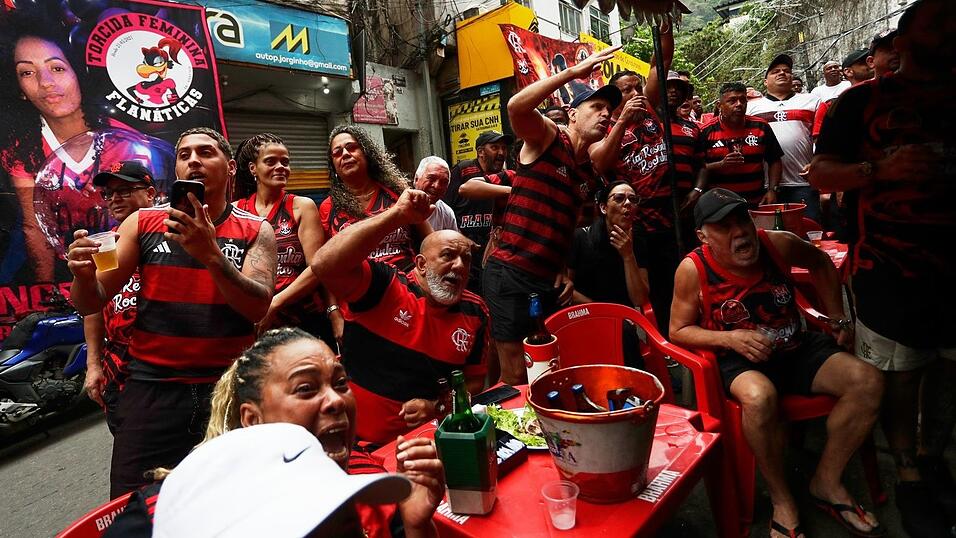 Die Fans von Flamengo fieberten in der brasilianischen Heimat mit. Die Fans von Flamengo fieberten in der brasilianischen Heimat mit.
