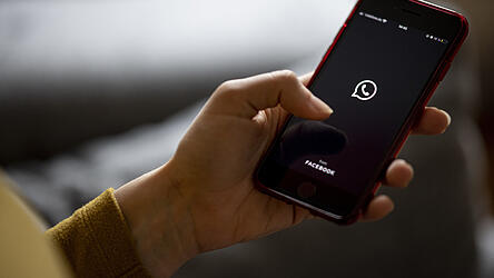 Die Handys und Textnachrichten beinhalteten nationalsozialistische Symbole und Texte.