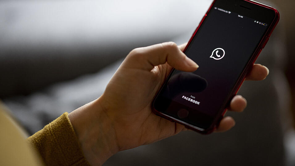 Die Handys und Textnachrichten beinhalteten nationalsozialistische Symbole und Texte.