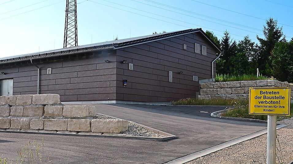 Der Neubau des Wasserwerks in Au war das erste von zahlreichen Projekten im millionenschweren Investitionspaket des Zweckverbands Wasserversorgung Hallertau. Der Neubau des Wasserwerks in Au war das erste von zahlreichen Projekten im millionenschweren Investitionspaket des Zweckverbands Wasserversorgung Hallertau.