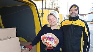 Blumen zum Valentinstag, das braucht Jenny Sporrer nicht. Sie bekommt von ihrem Mann Peter, den sie &uuml;ber die Post kennengelernt hat, oft auch so Blumen. Lieber f&auml;hrt sie selbst am Samstag Pakete aus.