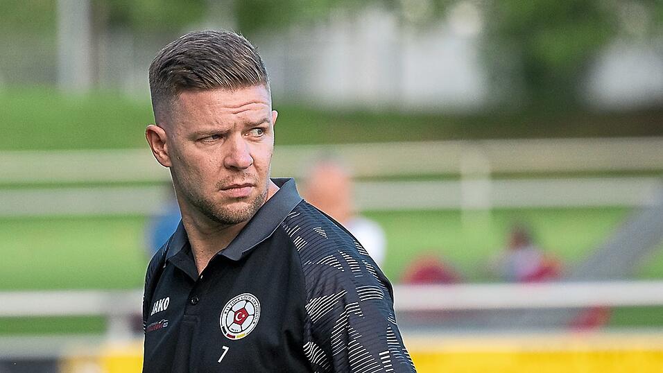 Türk Gücüs Co-Trainer Tobias Richter traut der Mannschaft im Aufsteigerduell in Grainet viel zu. Selbst auf dem Platz eingreifen kann Richter wegen einer Ellenbogenentzündung aber vermutlich nicht. Türk Gücüs Co-Trainer Tobias Richter traut der Mannschaft im Aufsteigerduell in Grainet viel zu. Selbst auf dem Platz eingreifen kann Richter wegen einer Ellenbogenentzündung aber vermutlich nicht.