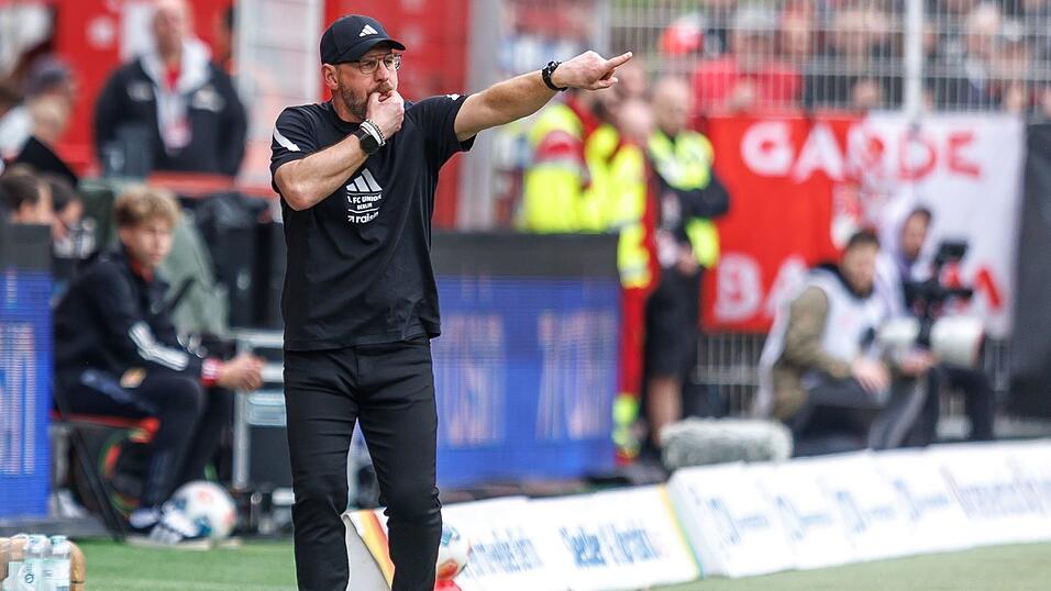 Baumgart ver&auml;nderte sein Team auf mehreren Positionen.