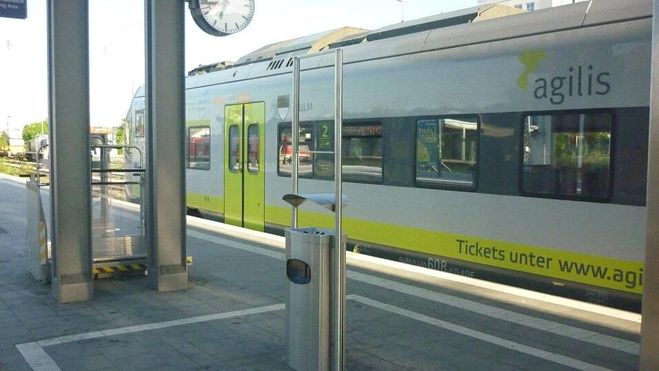 Ein Zug in Straubing: Dieses Bild gibt es im nächsten halben Jahr nicht mehr. Ein Zug in Straubing: Dieses Bild gibt es im nächsten halben Jahr nicht mehr.