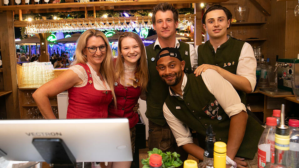 Die Partybilder vom Sonntag, 17. August, aus dem Festzelt Krönner. Die Partybilder vom Sonntag, 17. August, aus dem Festzelt Krönner.