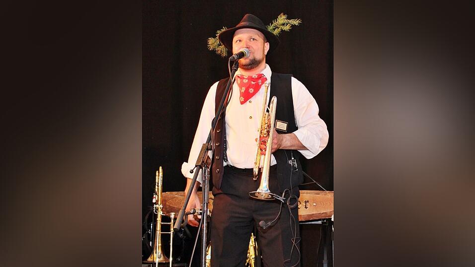 Auch am Freitag war super Stimmung am Ergoldinger Volksfest. Auch am Freitag war super Stimmung am Ergoldinger Volksfest.