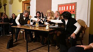 Mit dem süffigen Angerbräu-Bier fallen im Stadtrat auch schwierige Entscheidungen erheblich leichter.
