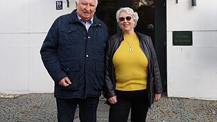 Ein kleines Team um Rudi Linz und Brigitte Brandstädter vom Seniorenbeirat plant bereits für die Feier, die am 24. Dezember im katholischen Pfarrheim stattfinden soll. Ein kleines Team um Rudi Linz und Brigitte Brandstädter vom Seniorenbeirat plant bereits für die Feier, die am 24. Dezember im katholischen Pfarrheim stattfinden soll.