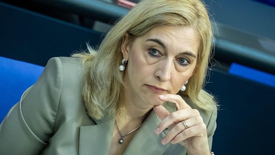 Nina Warken ist die einzige Frau, die in den Personalspekulationen eine Rolle spielt. Nina Warken ist die einzige Frau, die in den Personalspekulationen eine Rolle spielt.