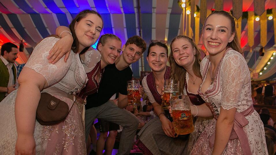 Die Partybilder von Dienstag, 16. August 2022, aus dem Festzelt Wenisch.