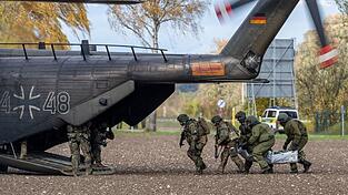 Soldaten bei einer Bundeswehrübung.  Soldaten bei einer Bundeswehrübung.