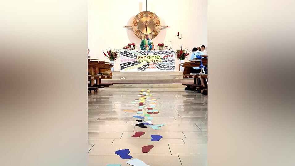 Der Familiengottesdienst zum Pfarrfest stand unter dem Motto &bdquo;Zamkemma. Ein Tag. F&uuml;r alle.&ldquo;