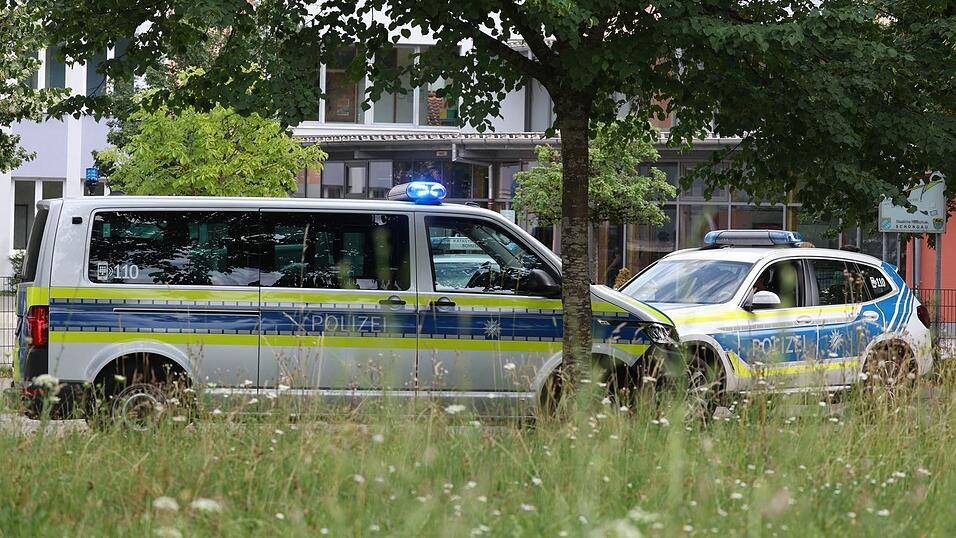 Die Polizei war mit Hunderten Kräften im Einsatz. Die Polizei war mit Hunderten Kräften im Einsatz.