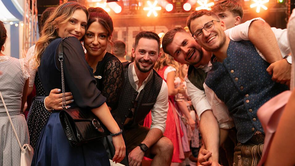 Die Partybilder vom Samstag, 16. August, aus dem Festzelt Reisinger. Die Partybilder vom Samstag, 16. August, aus dem Festzelt Reisinger.