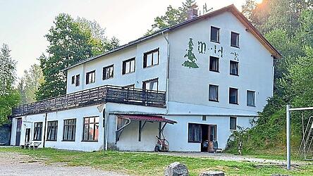 Seit 2013 sind im einstigen Caf&eacute; &bdquo;Waldeck&ldquo; in W&ouml;hrm&uuml;hle bei Arnschwang Asylsuchende vor&uuml;bergehend untergebracht.