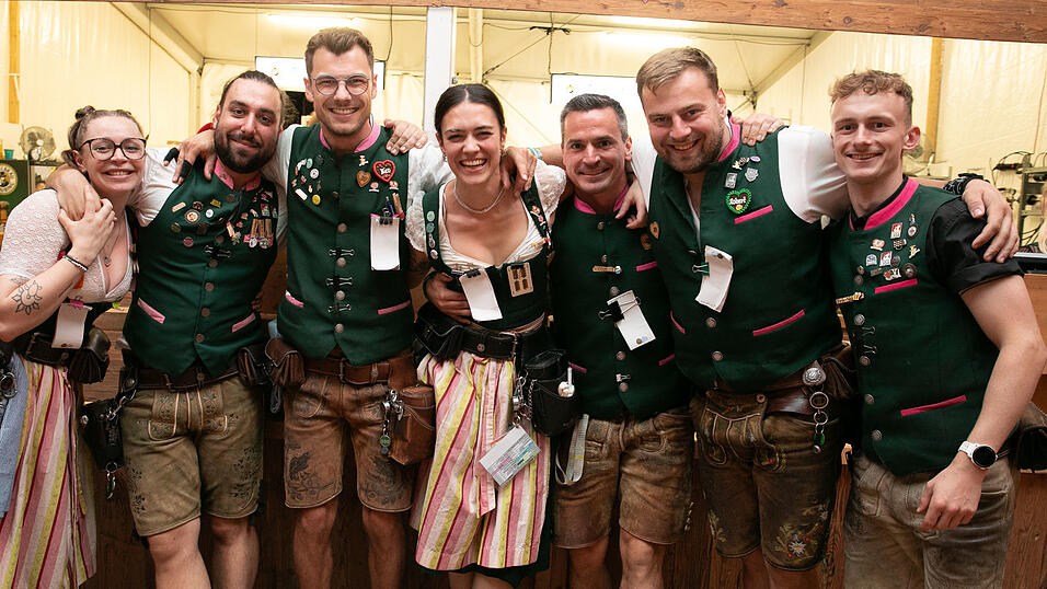 Die Partybilder vom Sonntag, 17. August, aus dem Festzelt Weckmann. Die Partybilder vom Sonntag, 17. August, aus dem Festzelt Weckmann.