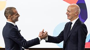 Bei der Vergabe der Frauen-EM 2029 durfte DFB-Chef Bernd Neuendorf jubeln - wie wird die Stimmung nach der Auslosung der Männer-WM 2026? Bei der Vergabe der Frauen-EM 2029 durfte DFB-Chef Bernd Neuendorf jubeln - wie wird die Stimmung nach der Auslosung der Männer-WM 2026?