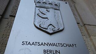 Die Staatsanwaltschaft Berlin hat Anklage erhoben gegen einen 68-Jährigen wegen vielfacher Vergewaltigung. (Symbolbild) Die Staatsanwaltschaft Berlin hat Anklage erhoben gegen einen 68-Jährigen wegen vielfacher Vergewaltigung. (Symbolbild)