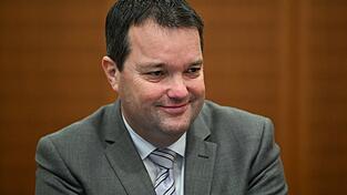 Wurde freigesprochen: Ex-DFB-Schatzmeister Stephan Osnabr&uuml;gge. (Archivbild)