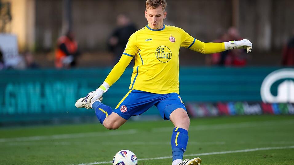 Essens Torwart Felix Wienand ist beim Spiel gegen Waldhof Mannheim von einem B&ouml;ller verletzt worden. (Archivbild)
