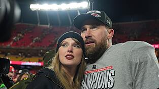 Football-Profi Travis Kelce (36) hat über seine Hochzeit mit Popstar Taylor Swift (36) gesprochen. (Archivbild) Football-Profi Travis Kelce (36) hat über seine Hochzeit mit Popstar Taylor Swift (36) gesprochen. (Archivbild)