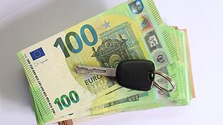 Viele Autok&auml;ufe werden per Kredit finanziert. (Symbolbild)
