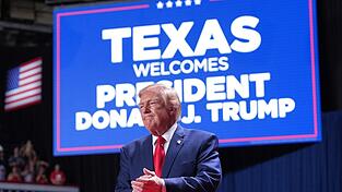 Es ist bereits Trumps dritte Reise nach Texas innerhalb eines Monats. Es ist bereits Trumps dritte Reise nach Texas innerhalb eines Monats.