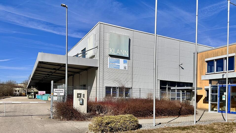Grabesruhe bei Klann Packaging: Auch an einem normalen Wochentag liegt das Firmengel&auml;nde an der Waldkirchener Stra&szlig;e mittlerweile v&ouml;llig verwaist da.