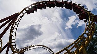 In diesen Tagen werden in den bayerischen Freizeitparks wieder die Achterbahnen in Betrieb genommen. (Archivbild) In diesen Tagen werden in den bayerischen Freizeitparks wieder die Achterbahnen in Betrieb genommen. (Archivbild)