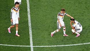 Gro&szlig;e Entt&auml;uschung bei Kimmich und Co. - die deutsche Fu&szlig;ball-Nationalmannschaft ist raus bei der WM.