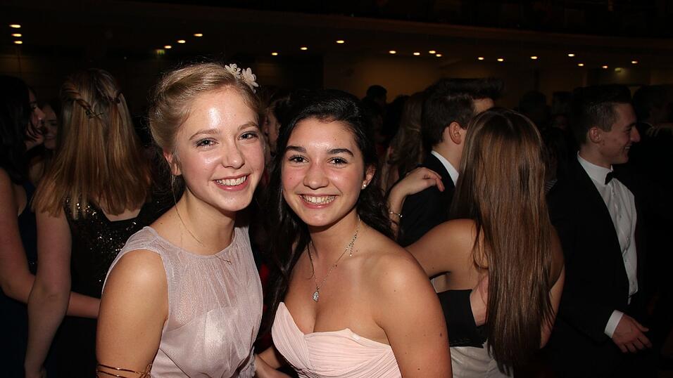 Die Bilder vom Abschlussball der Tanzschule Seidel in der Fraunhofer-Halle am 28. November. Die Bilder vom Abschlussball der Tanzschule Seidel in der Fraunhofer-Halle am 28. November.