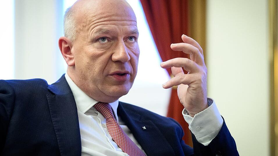 Berlins Regierender B&uuml;rgermeister Kai Wegner (CDU) sagt Silvester-Chaoten den Kampf an. (Archivbild)