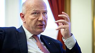 Berlins Regierender B&uuml;rgermeister Kai Wegner (CDU) sagt Silvester-Chaoten den Kampf an. (Archivbild)