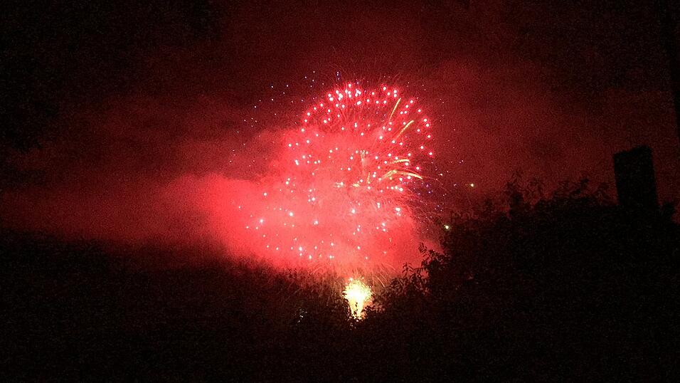 Das war das Abschlussfeuerwerk des Gäubodenvolksfestes 2019. Das war das Abschlussfeuerwerk des Gäubodenvolksfestes 2019.
