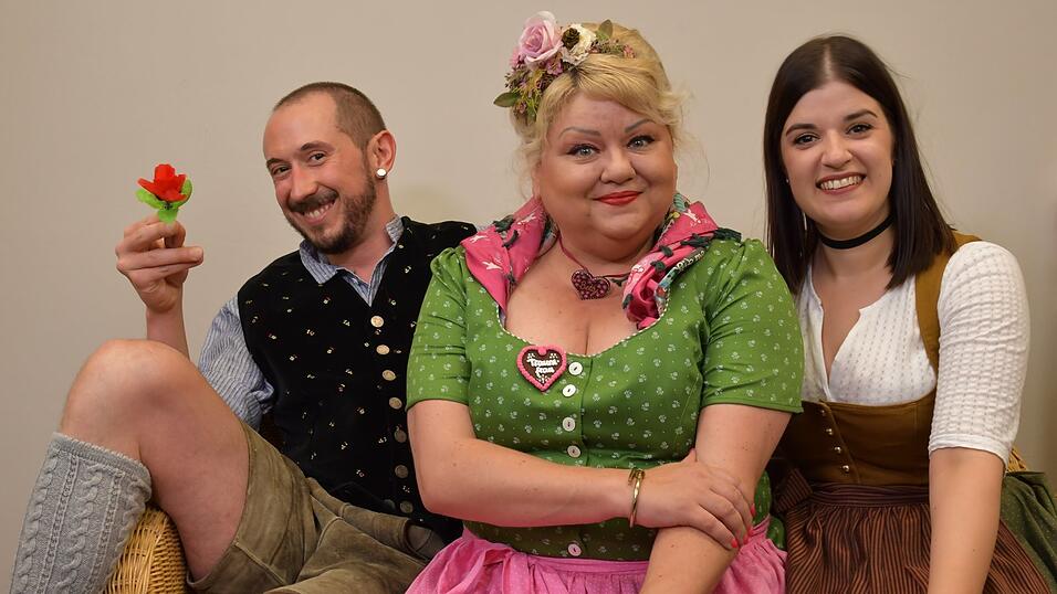 Die Single-Couch-Moderatoren Max Falk, Betty Amrhein und Marie Schmid haben an drei Abenden Singles befragt. Die Single-Couch-Moderatoren Max Falk, Betty Amrhein und Marie Schmid haben an drei Abenden Singles befragt.