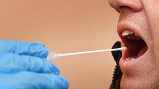 Ein Betrugsversuch mit einem Vaterschaftstest war Thema einer Gerichtsverhandlung am Amtsgericht Dillingen. (Symbolbild) Ein Betrugsversuch mit einem Vaterschaftstest war Thema einer Gerichtsverhandlung am Amtsgericht Dillingen. (Symbolbild)