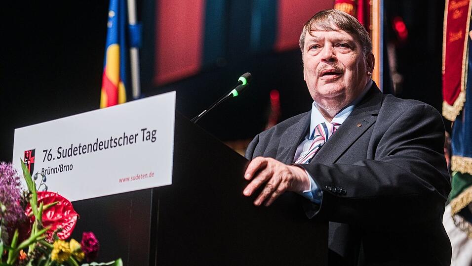 Bernd Posselt, Sprecher der Sudetendeutschen Volksgruppe. Bernd Posselt, Sprecher der Sudetendeutschen Volksgruppe.