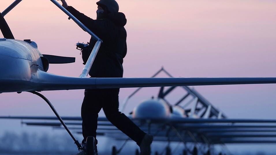 Haben sie oder haben sie nicht Putins Residenz angegriffen? Ukrainische Langstreckendrohnen vor dem Flug. (Archivbild) Haben sie oder haben sie nicht Putins Residenz angegriffen? Ukrainische Langstreckendrohnen vor dem Flug. (Archivbild)